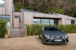 Lexus LS500h AWD 2018 года (UK)